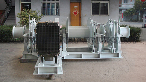Windlass และเครื่องกว้านที่ใช้พลังงานดีเซลรวมกัน
